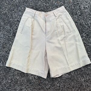 Vintage Liz Claiborne linen/cotton tan/ cream shorts - size 25/26